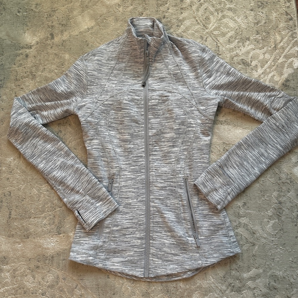 New light gray Lululemon define jacket size 2